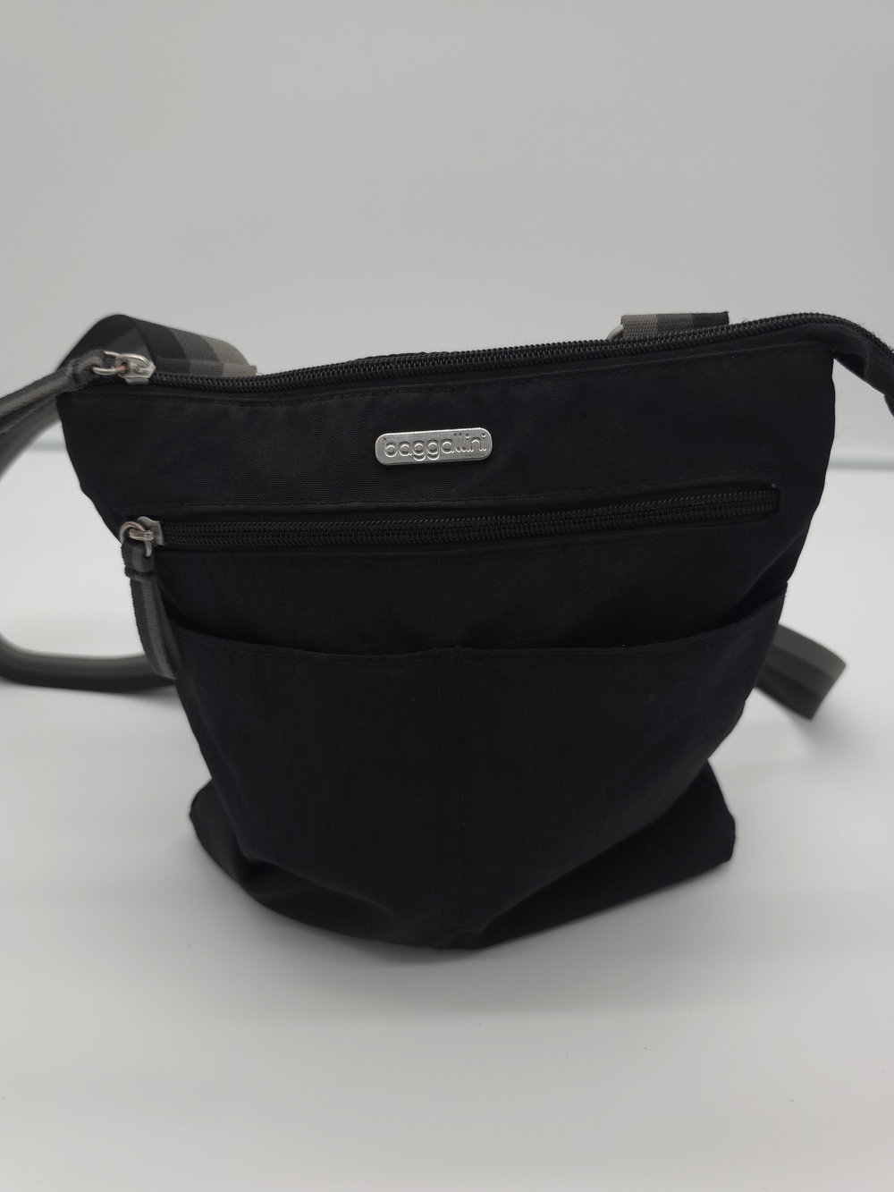 Baggallini Slim Black Crossbody Bag Lightweight Travel Purse RFDI Protection